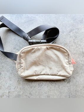 Lululemon Everywhere Belt Bag 1L